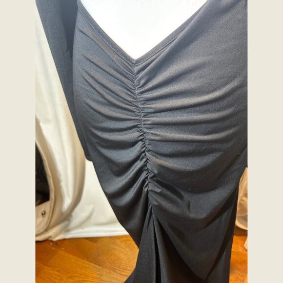 2/30 Long-Sleeve Backless Bodycon Maxi Dress – Black, Stretch , Ruched‎  - M - Picture 5 of 8